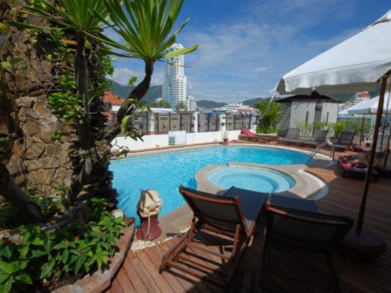 The Royal Palm Beach Front Patong Exterior photo