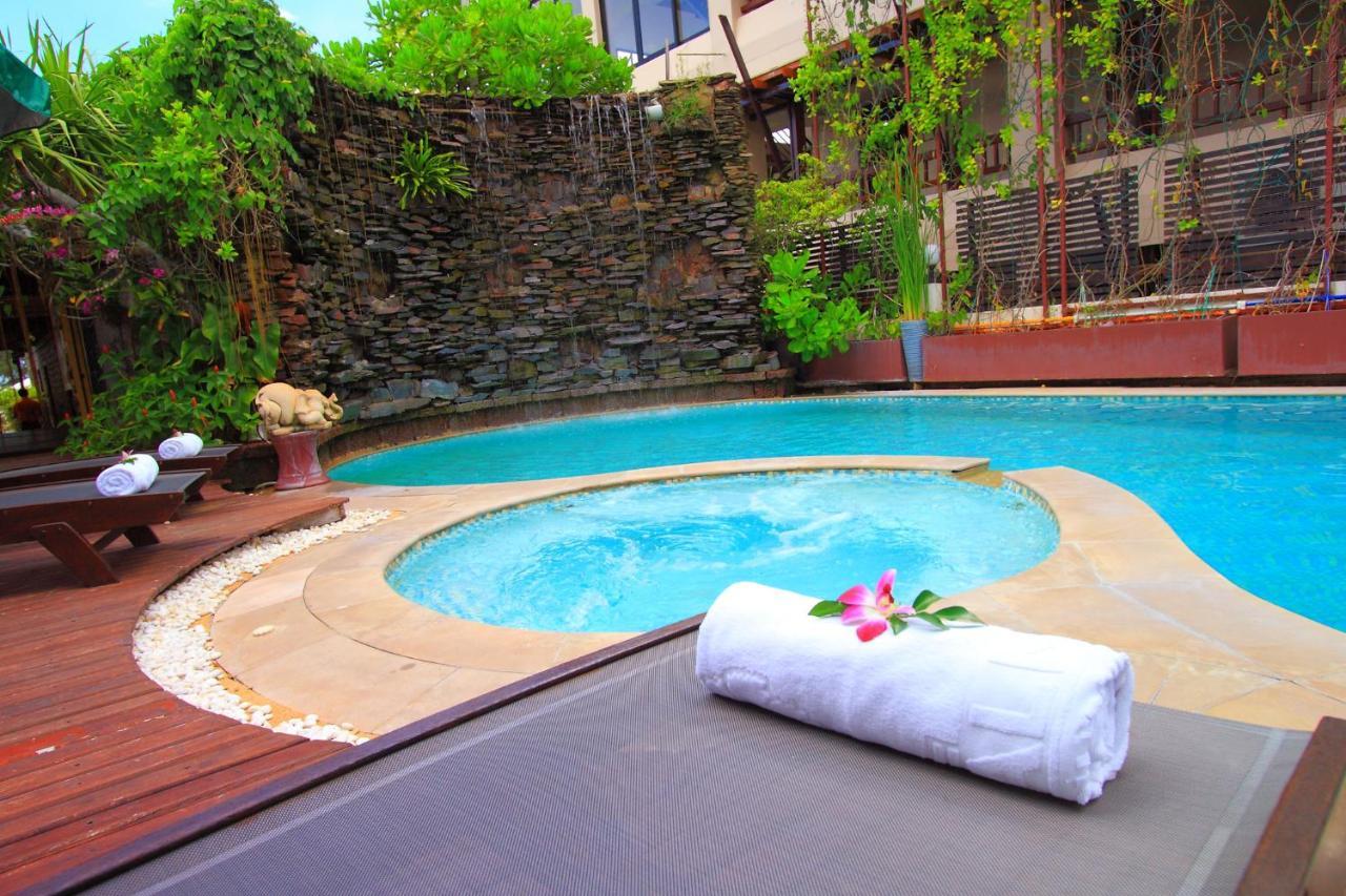 The Royal Palm Beach Front Patong Exterior photo
