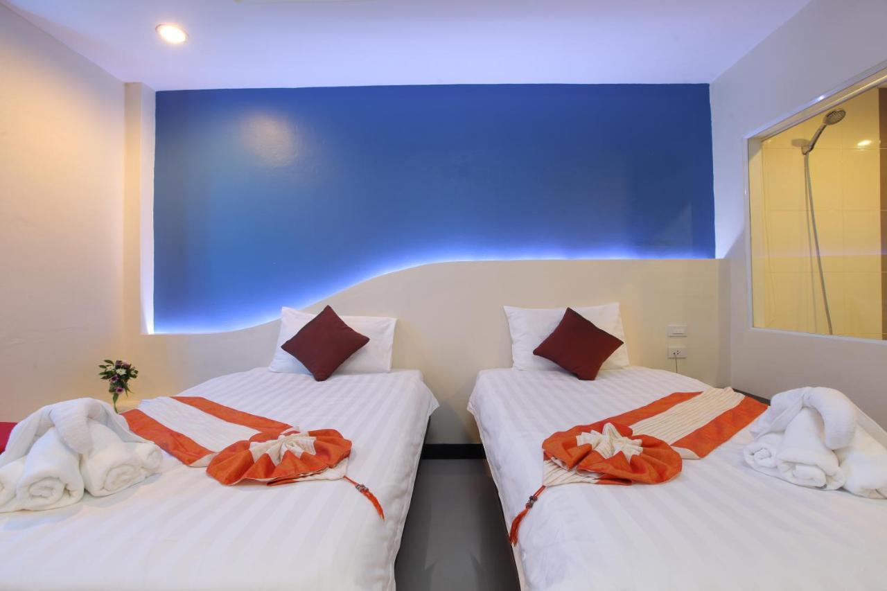 The Royal Palm Beach Front Patong Exterior photo