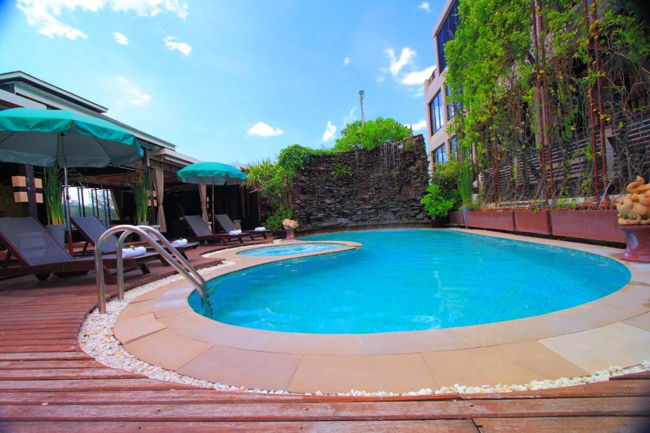 The Royal Palm Beach Front Patong Exterior photo